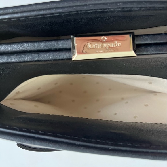 Kate Spade Cream and Black shoulder bag with chain and bow detail - Picture 6 of 8